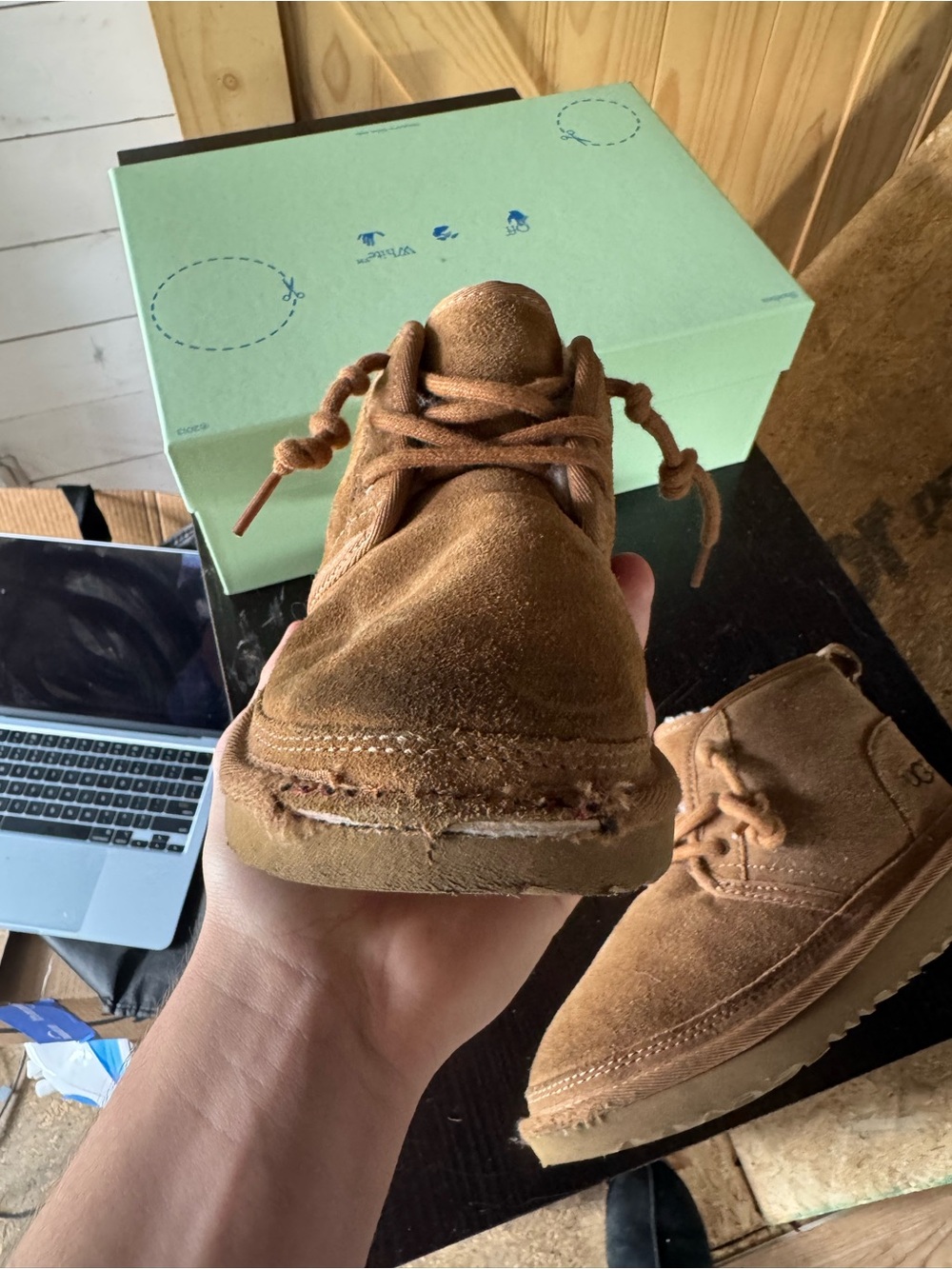 UGG Neumel Chestnut Suede Kids Chukka Boots - Picture 4 of 4